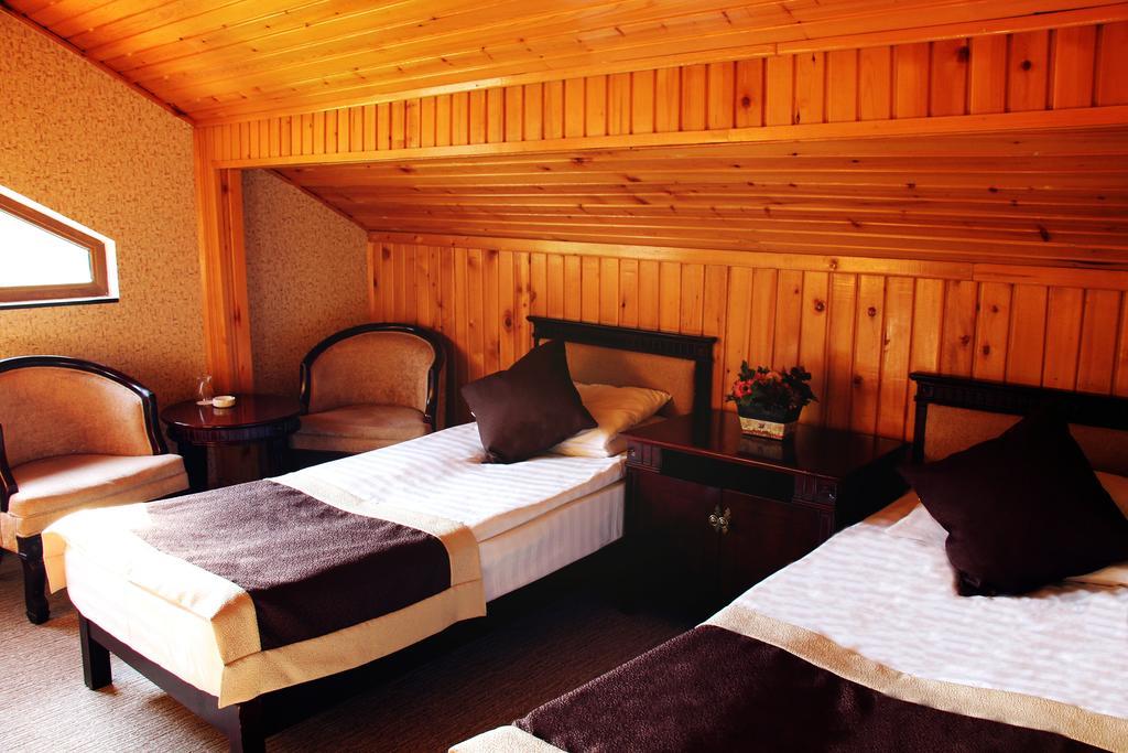 Hotel Victoria Bakoerjani Kamer foto